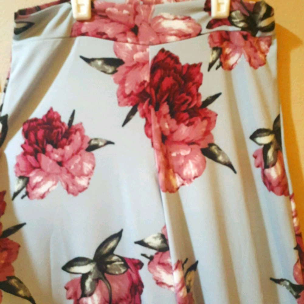 Wide Leg HIgh Waist Rose Print Palazzo Pants in Grey sz Small - Picture 3 of 5